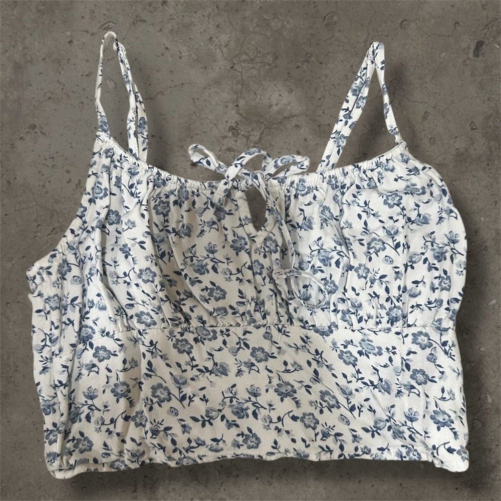 HOLLISTER White and Blue Floral Keyhole Crop Top Boho Festival Strappy Blouse
